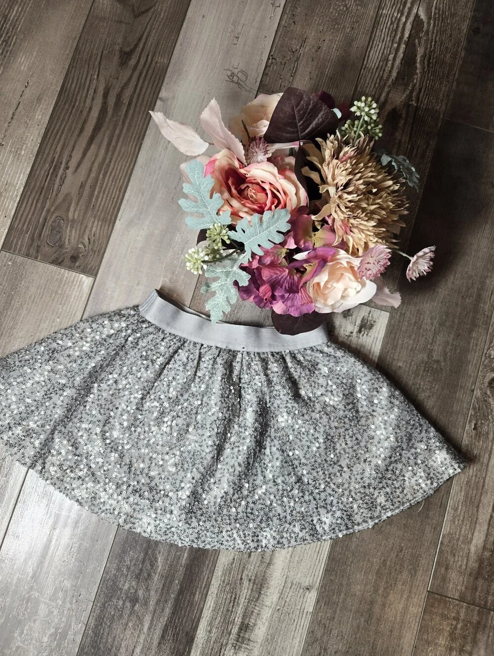 GapKids Girls XS 4‑5 Silver Sequin Mini Skirt